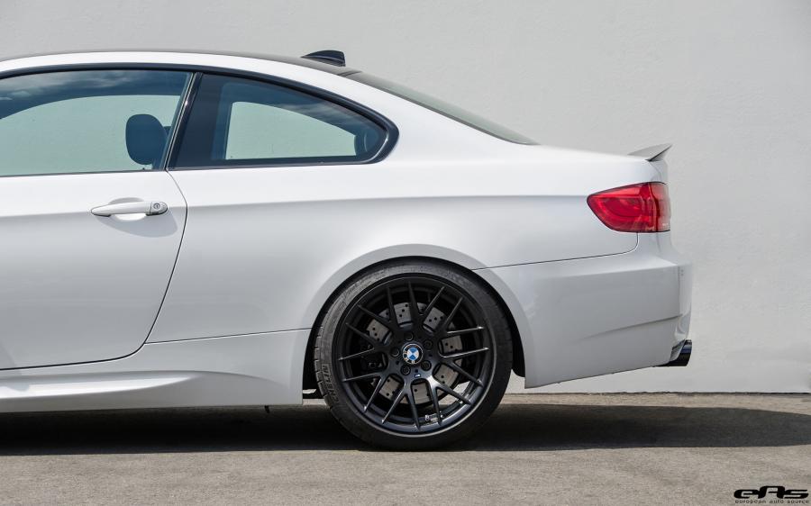 Детали экстерьера BMW M3 Coupe in Mineral White by EAS 2016 года  (фото 16 из 27)